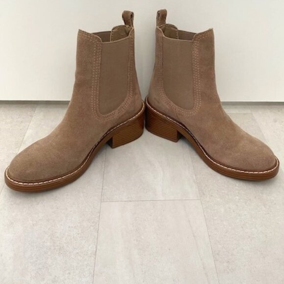 Steve Madden Shoes - NWOT! Steve Madden Laurely Chelsea Suede Leather Boot Booties Shoes Mushroom 7.5